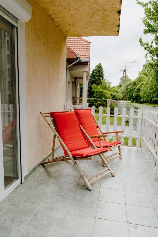 Nyirfa Apartman Vonyarcvashegy Exterior photo